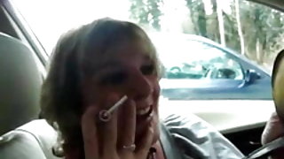 Nonna hardcore giovane jasmine mostra la sua abilità orali di nuovo in macchina! Video porno gratis shemale
