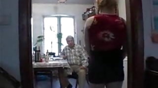 Lei le donne grasse porno lo sa che cosa aspettarsi quando il nonno le dà l'anello! Tv-news, video di sesso giapponese