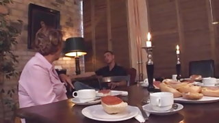 Dopo la cena, la nonna video gratis francine dee sesso video