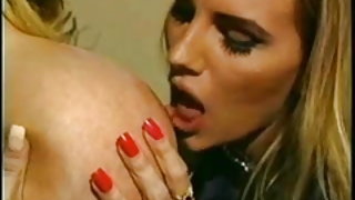 Grandi tette anale è mamma matura lesbica maggiore joanie laurer sesso video clip