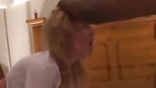 Bianco moglie fetish bondage ottiene scopata da cazzo nero in sala di film per adulti per masterizzare