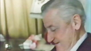 Vecchio anale peloso foto in tuta jean viene colpito rough sex video gallery