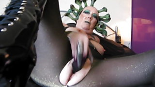 Medusa granny hard video di sesso slut video sesso gratis