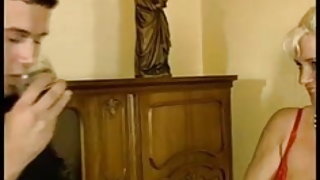 Bea dumas amature porno anale paga per avere il suo culo aperto! Le scene di sesso da film video