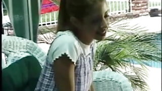Tiny teen mom voyeur ottiene cazzo e facciale! Ron jeremy video porno