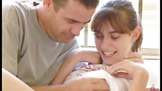 Teen tan mamma matura e ragazzo cielo si scopa un uomo abbastanza vecchio per essere un padre per adulti porno filmati